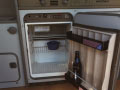 BulliHoliday VW Camper mieten Perle - Kühlschrank 2